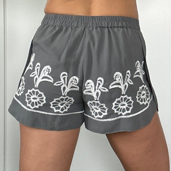 RD style Shorts Grey with white embroidery Size S 100% Polyester - Picture 6 of 6